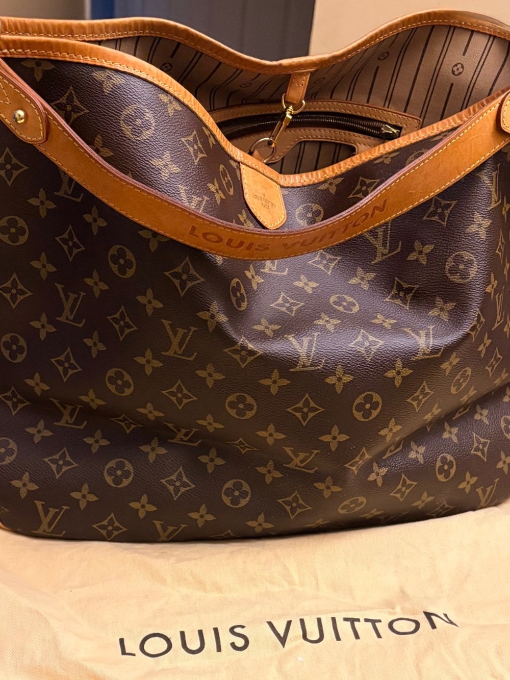 LOUIS VUITTON MONOGRAM SHOULDER BAG
